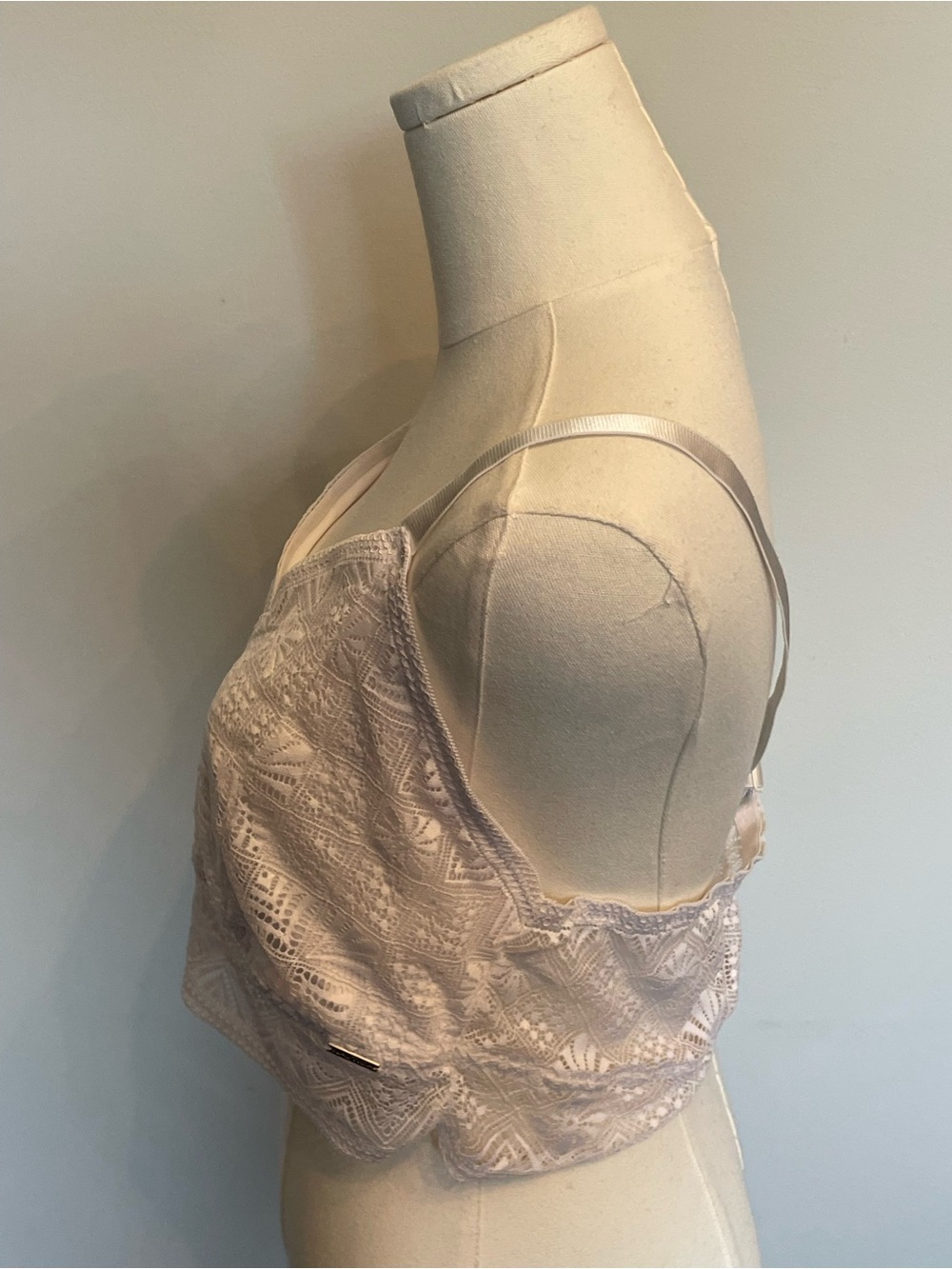 Nautica White Lace Crochet Camisole with Metal Logo - Picture 3 of 10